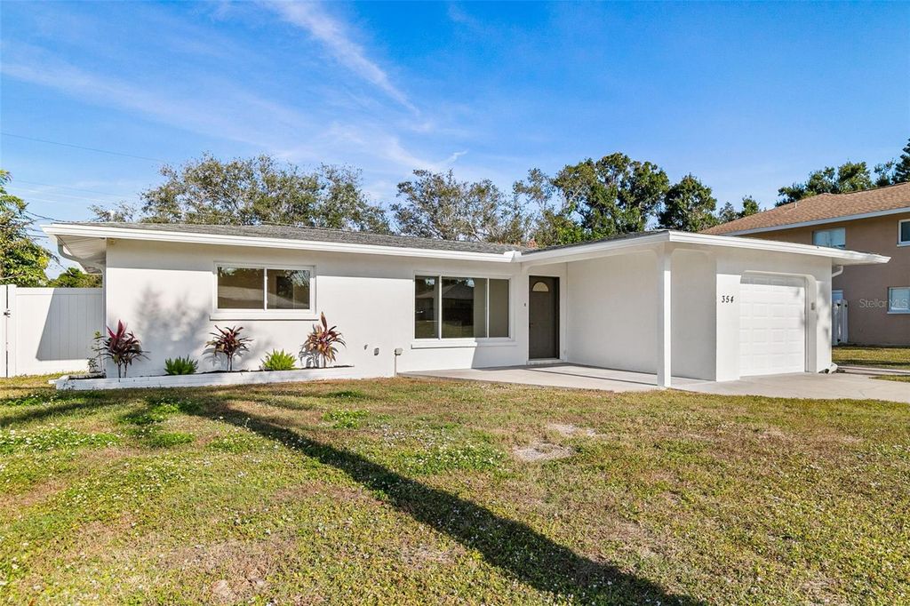 Photo of 354 Burke Road, Venice, FL 34293 (MLS # A4674658)