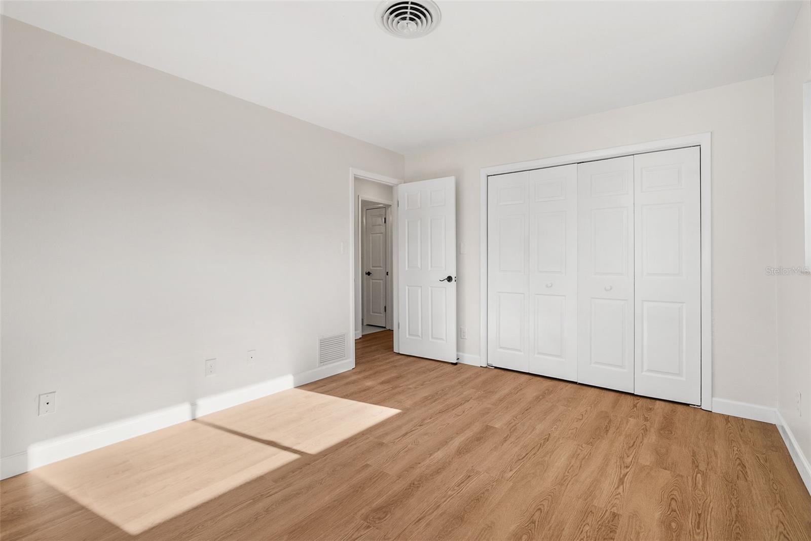 SOUTH VENICE - Residential