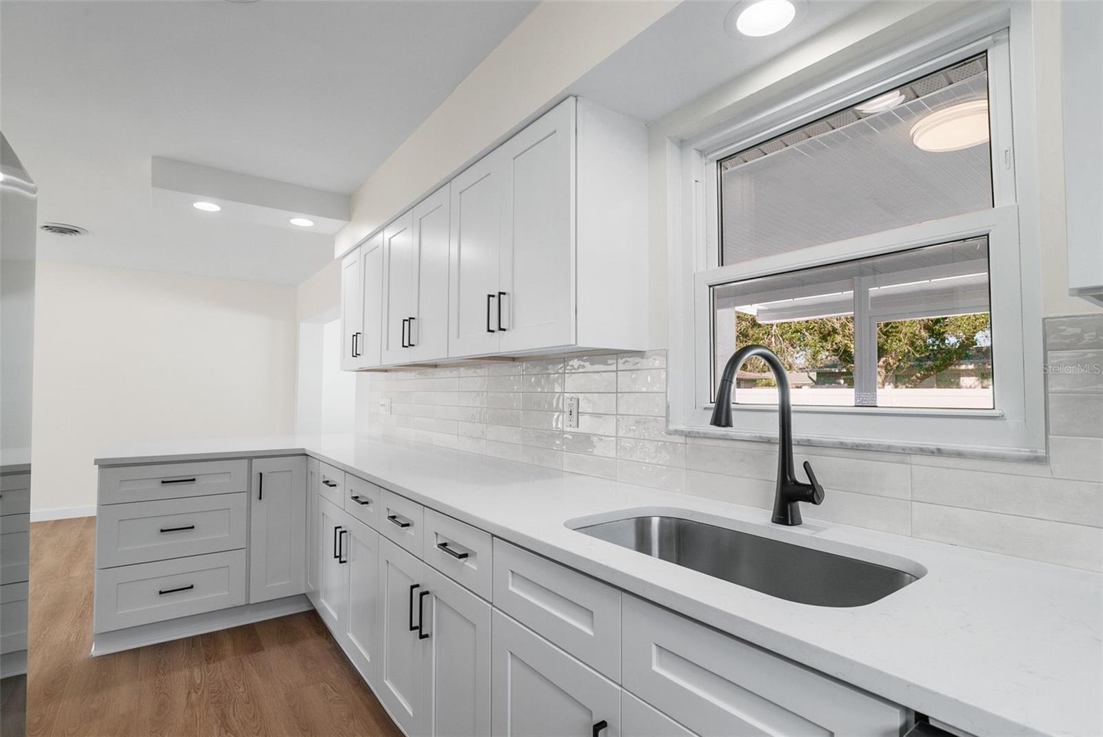 SOUTH VENICE - Residential