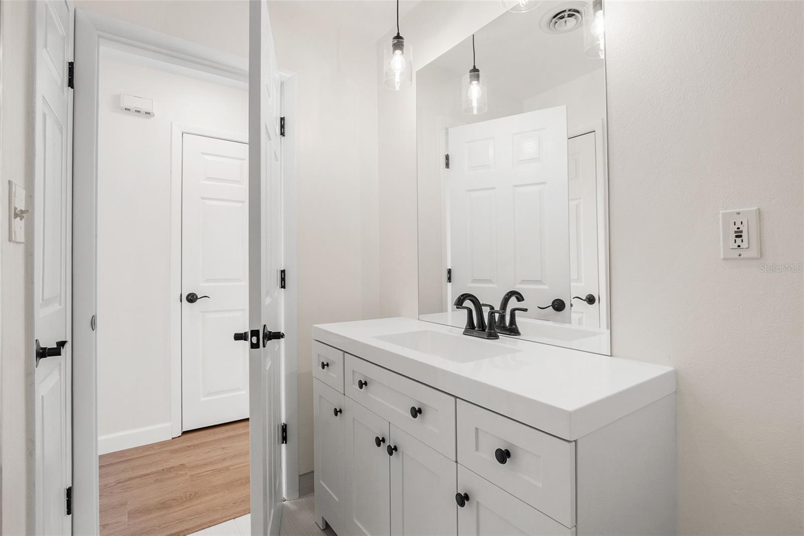 SOUTH VENICE - Residential