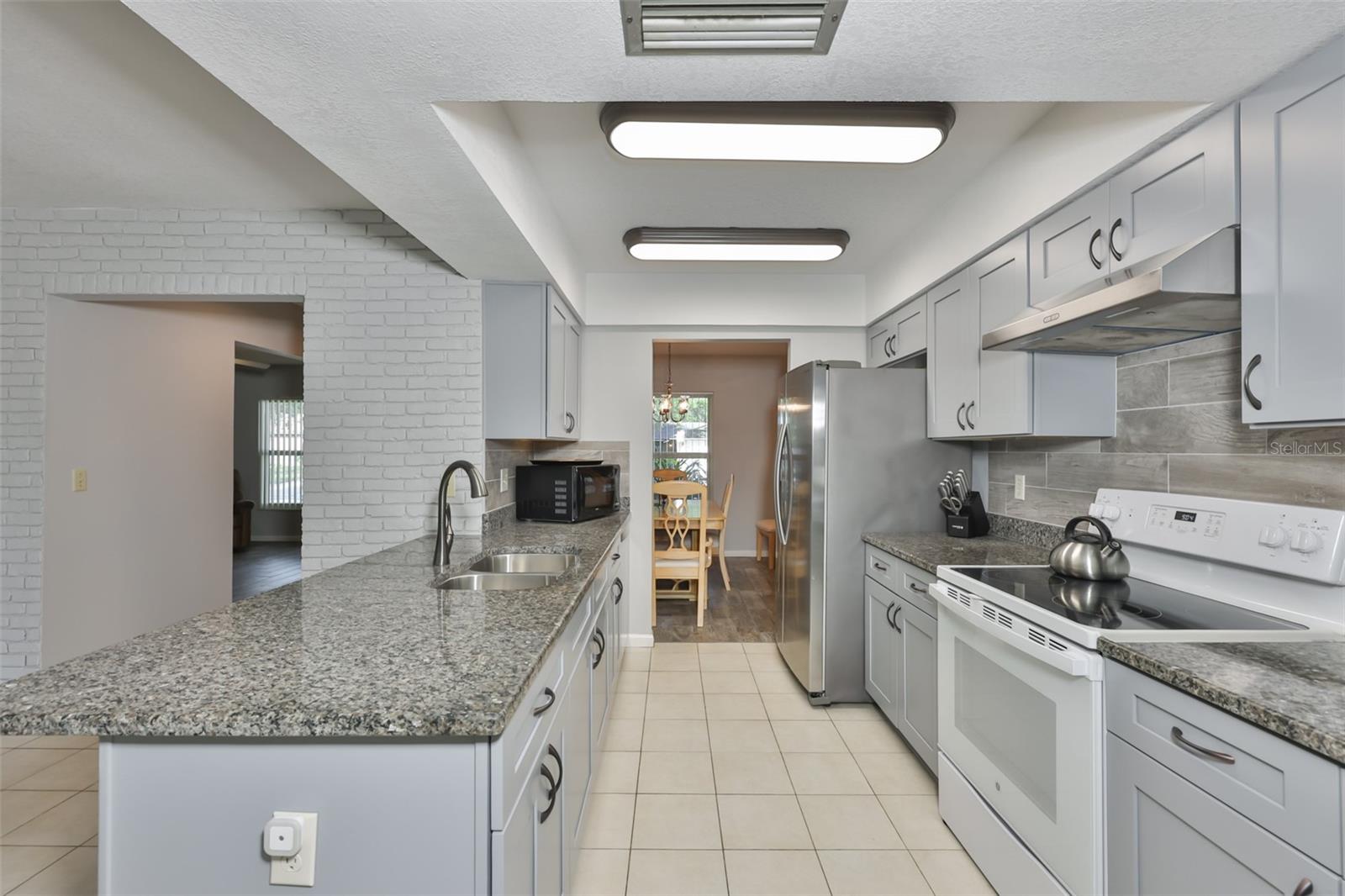 BLOOMINGDALE SECTION A UNIT 1V - Residential