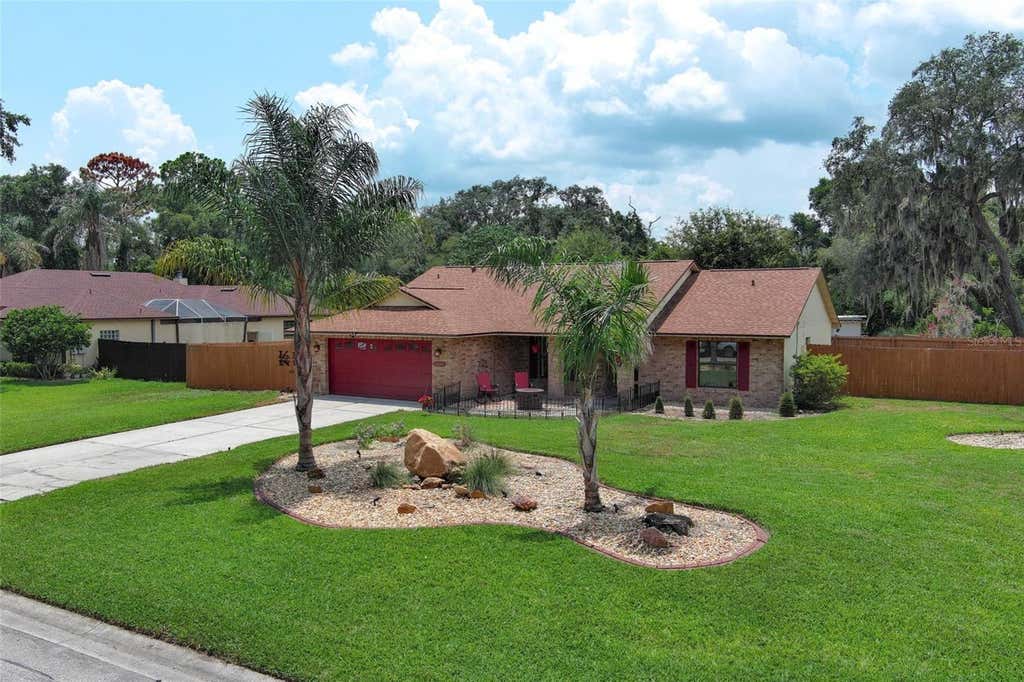 Photo of 35049 Silver Oak Drive, Leesburg, FL 34788 (MLS # O6425299)