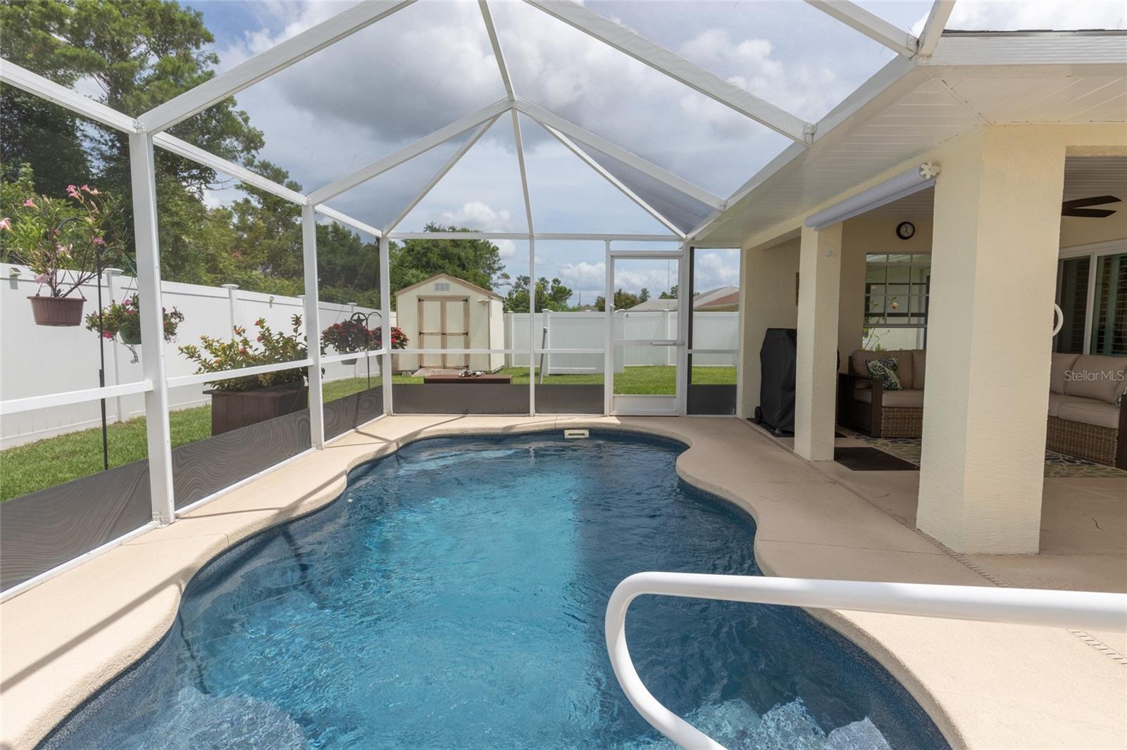 100 CAPTIVA COURT NE