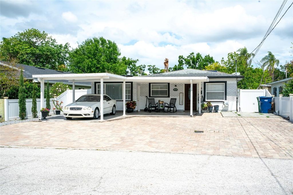 Photo of 3305 W Aileen Street, Tampa, FL 33607 (MLS # TB8452534)