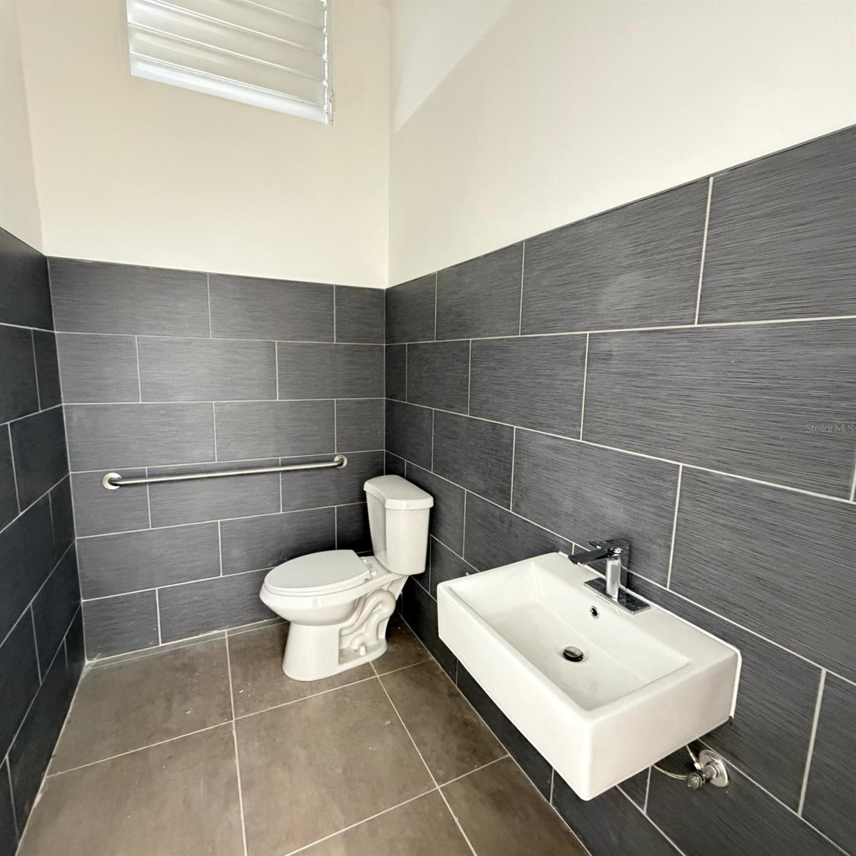 CANDELARIA ARENAS - Commercial Lease