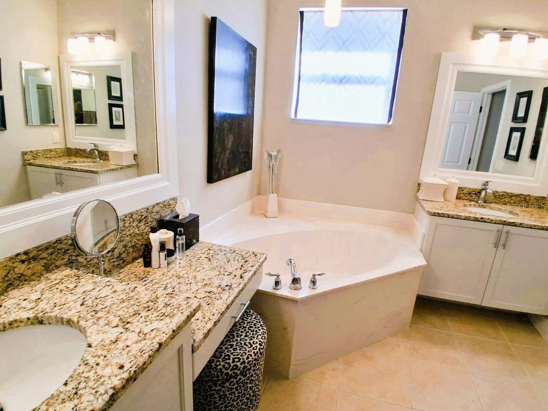 CASCADES AT SARASOTA PH V - Residential
