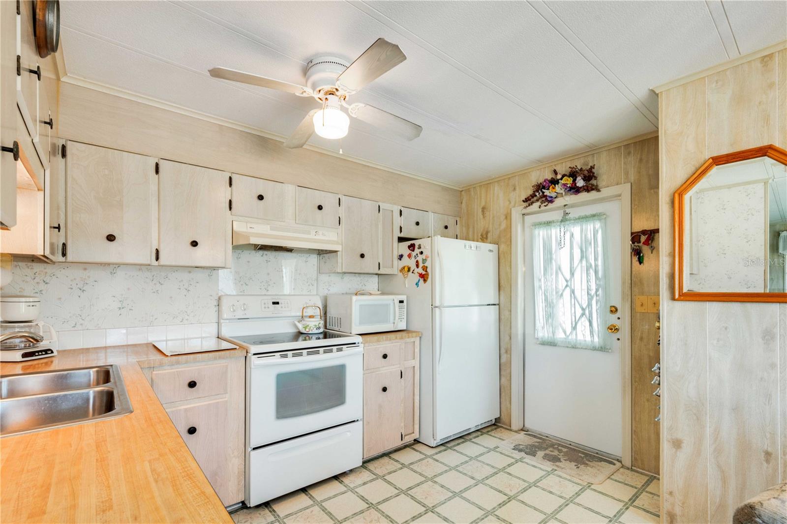 SPANISH TRAILS VILLAGE CONDO - Residential