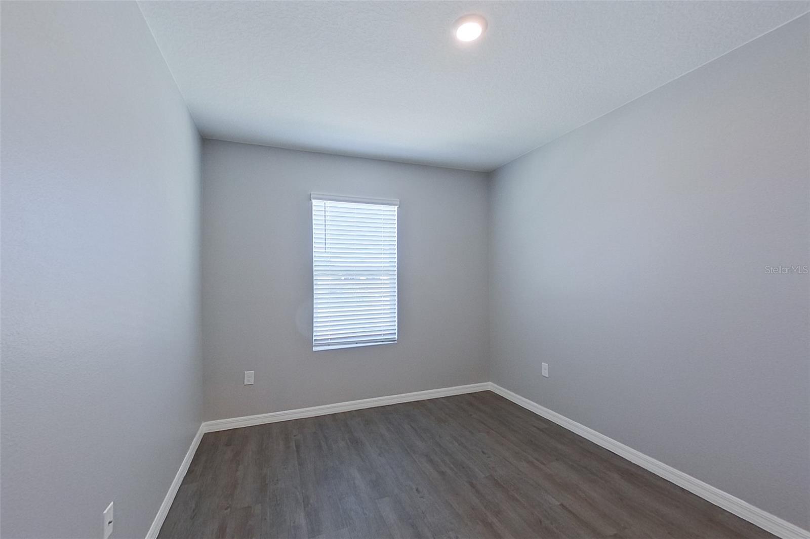 LAKE GRIFFIN RESERVE - Residential Lease