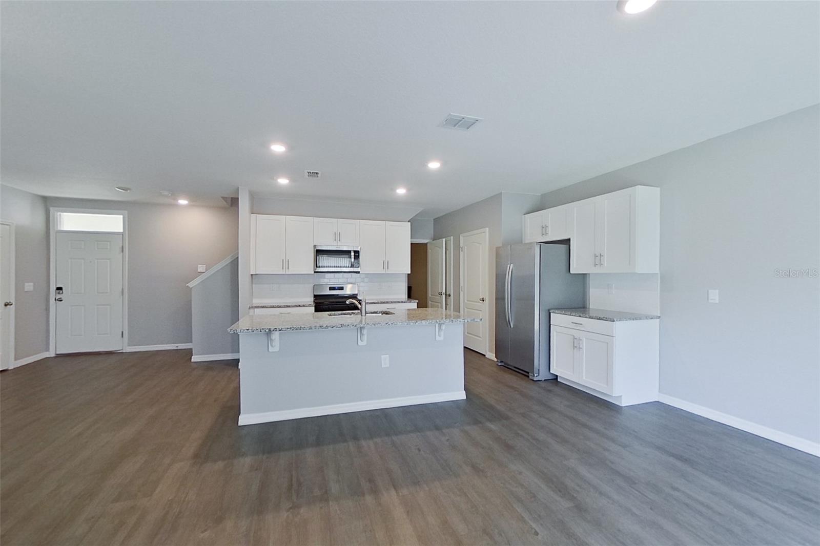 LAKE GRIFFIN RESERVE - Residential Lease