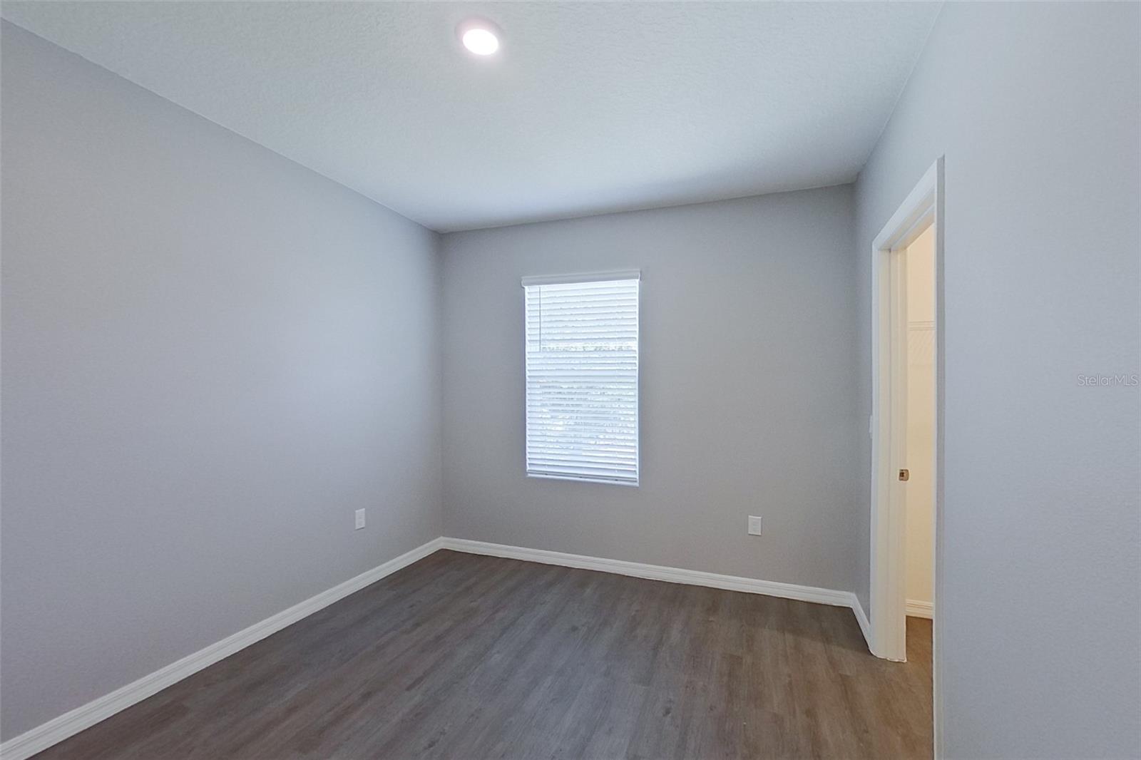 LAKE GRIFFIN RESERVE - Residential Lease