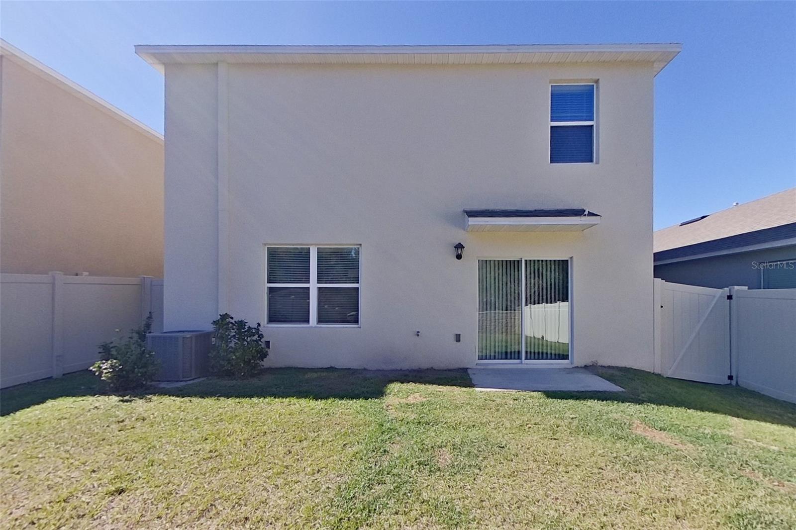 LAKE GRIFFIN RESERVE - Residential Lease