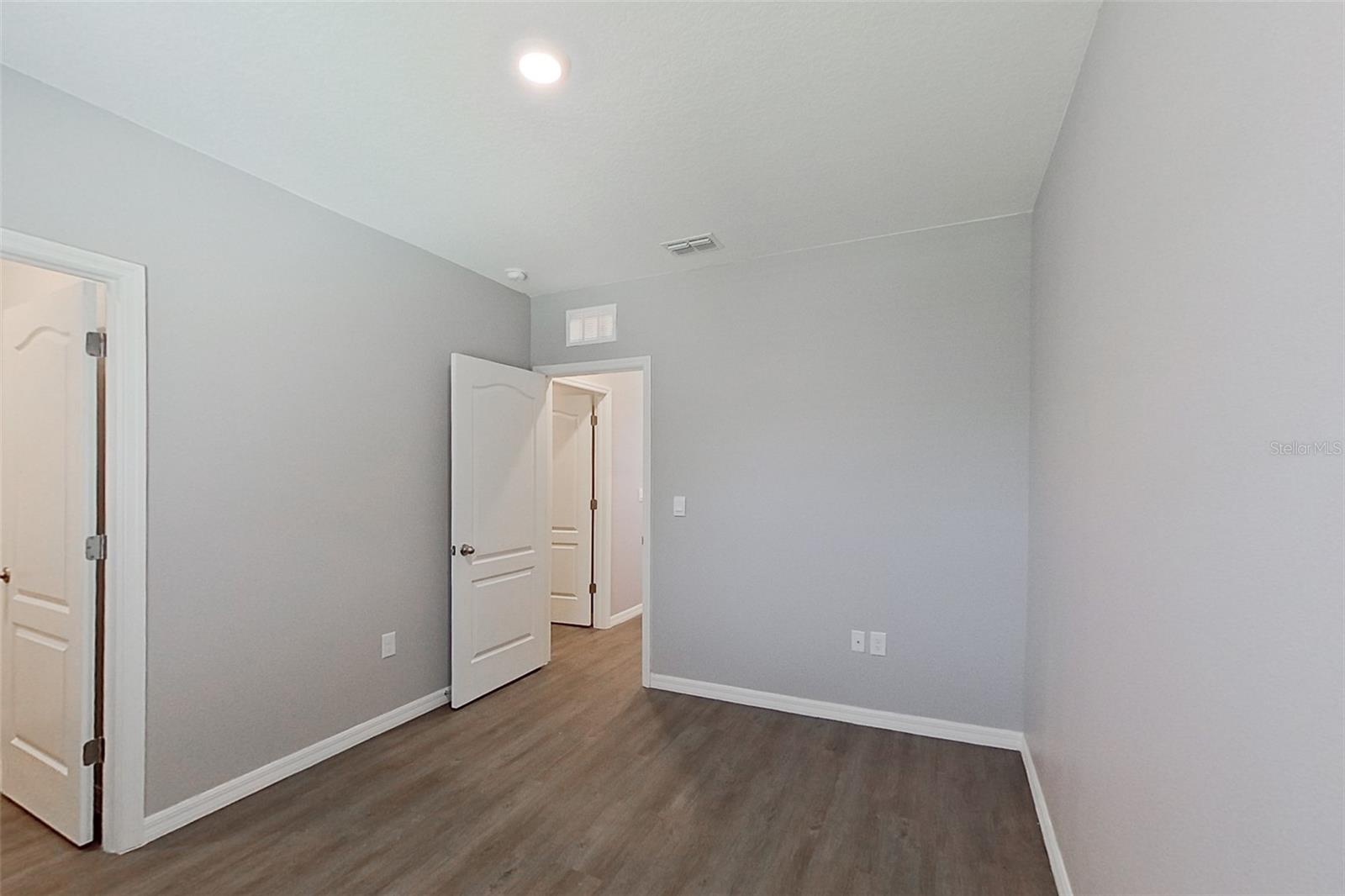 LAKE GRIFFIN RESERVE - Residential Lease