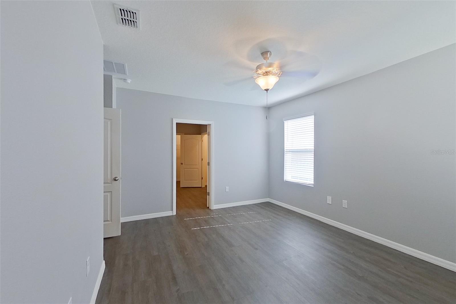 LAKE GRIFFIN RESERVE - Residential Lease