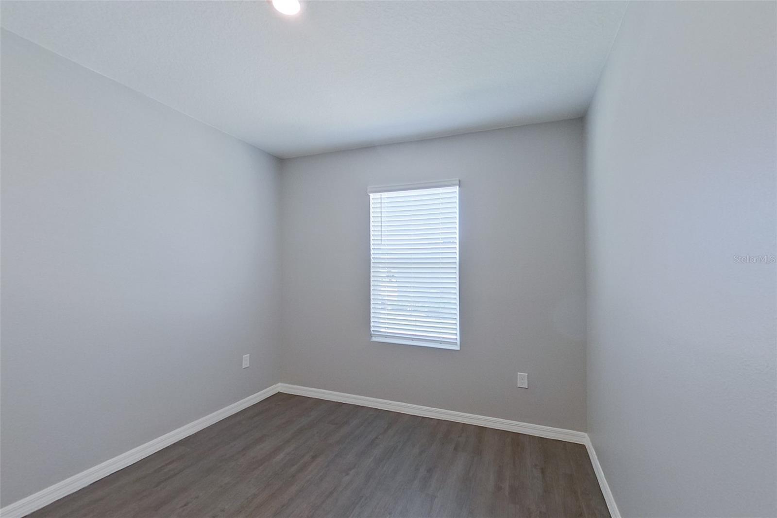 LAKE GRIFFIN RESERVE - Residential Lease