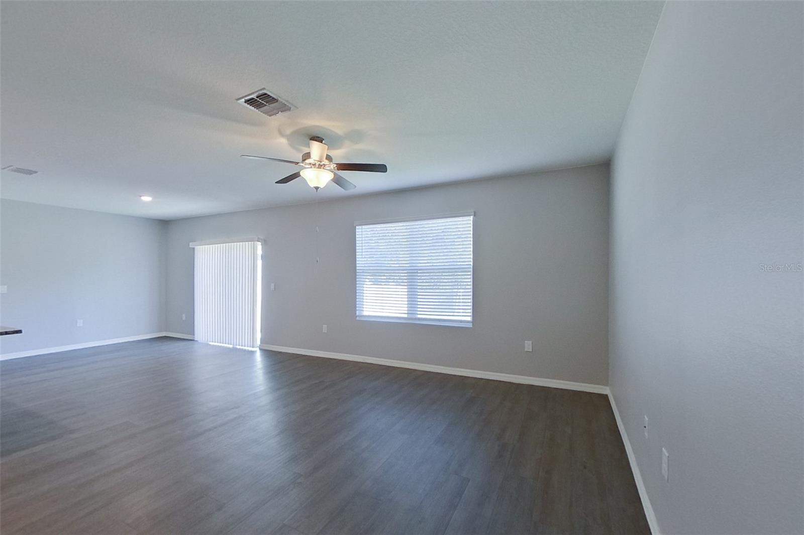 LAKE GRIFFIN RESERVE - Residential Lease