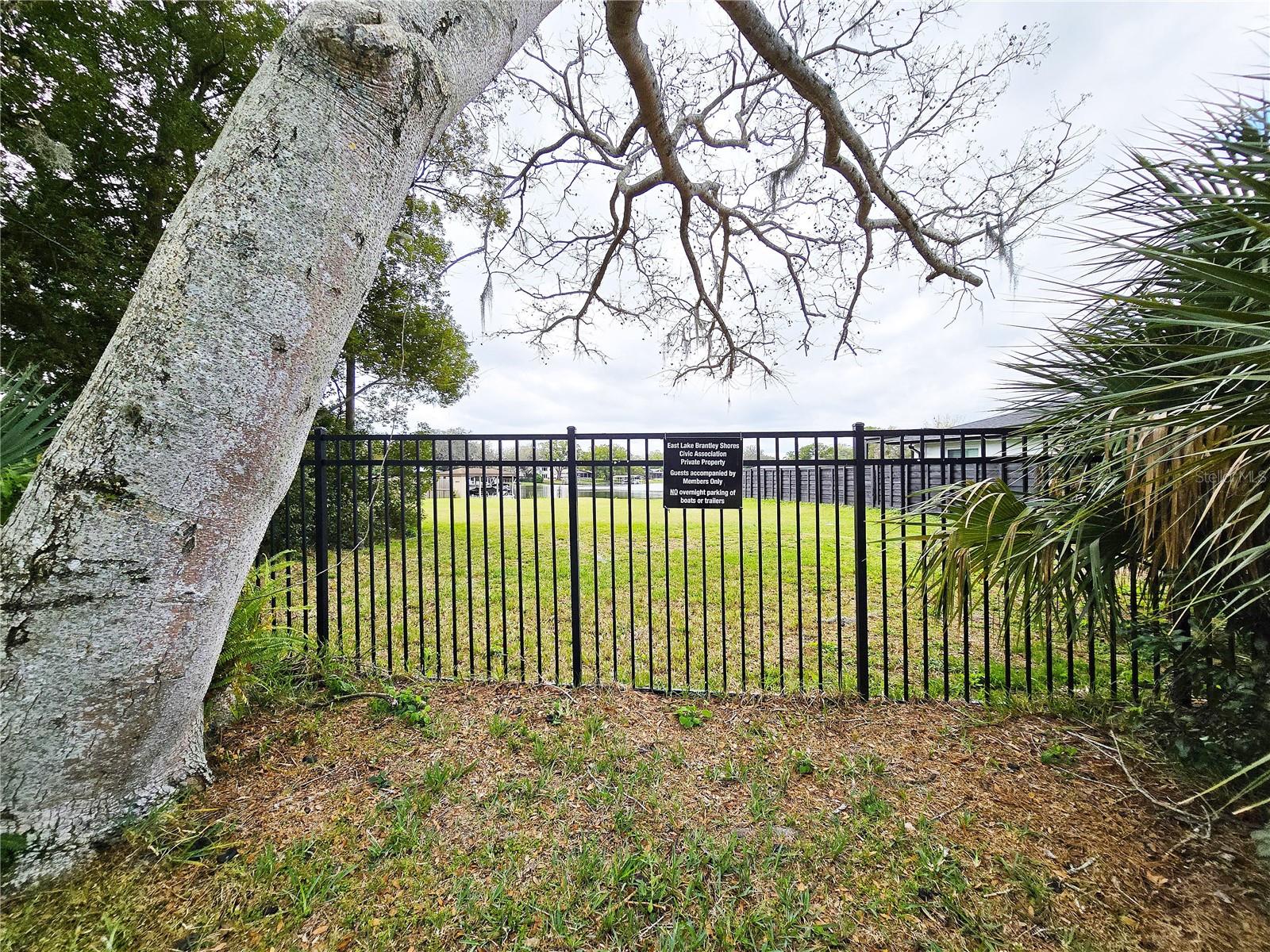 215 NOB HILL CIRCLE