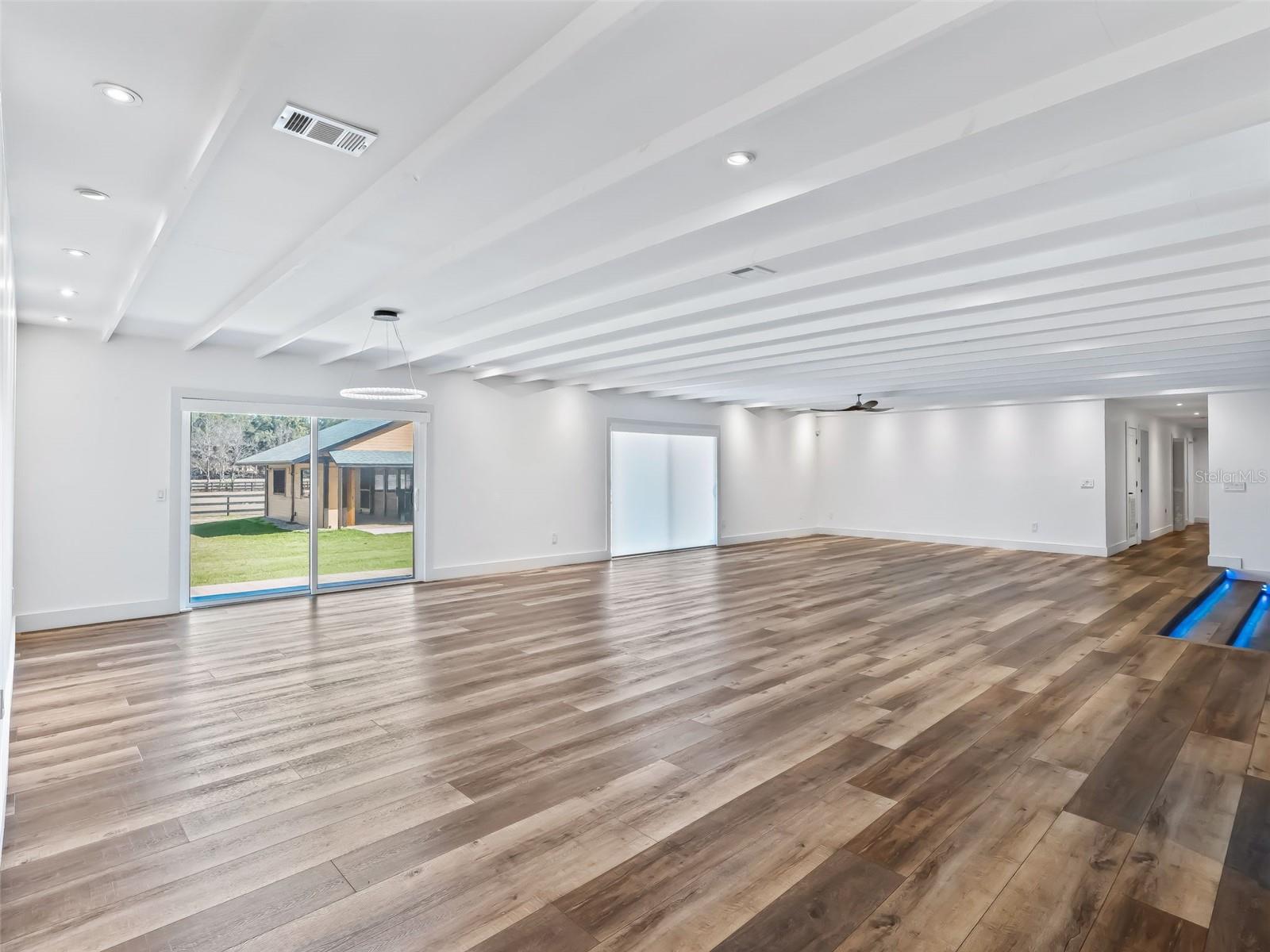 COUNTRYSIDE FARMS - Residential