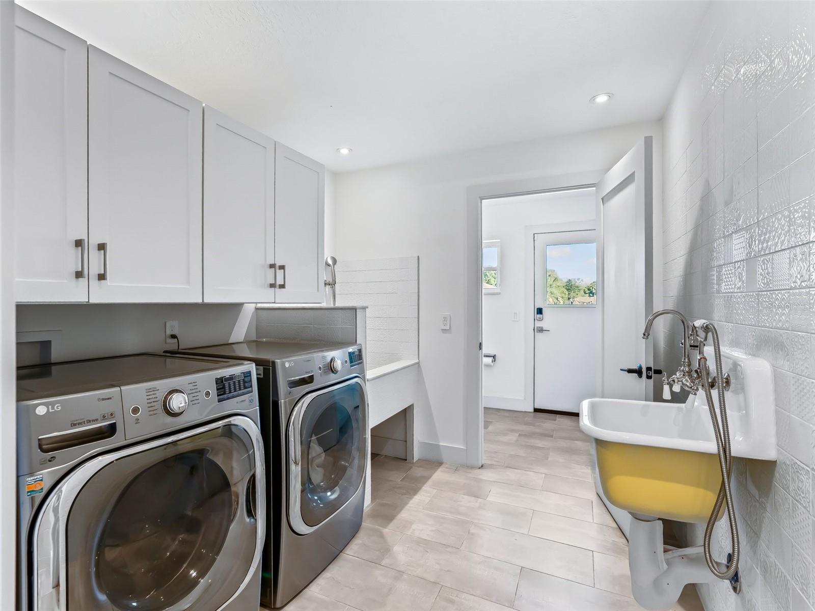 COUNTRYSIDE FARMS - Residential