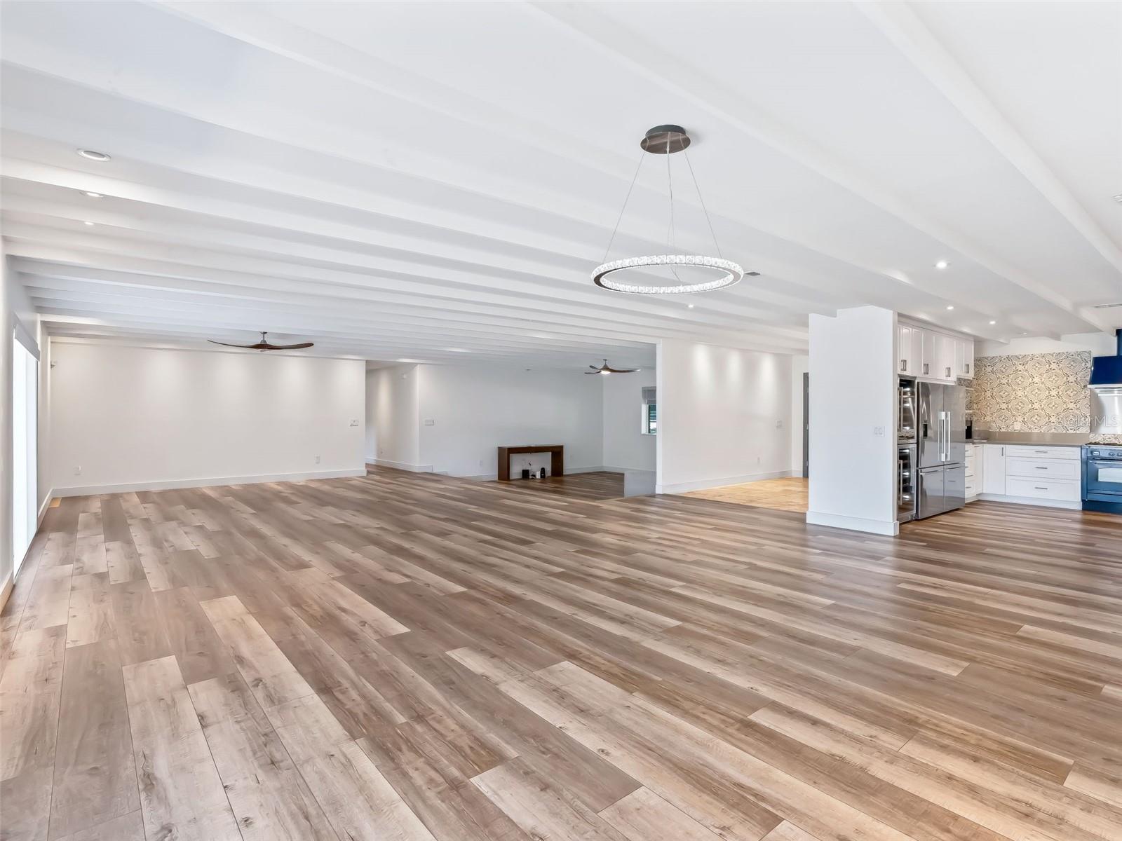 COUNTRYSIDE FARMS - Residential