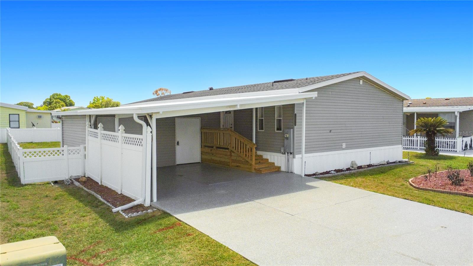 TAVARES LAKE FRANCES ESTATES - Residential