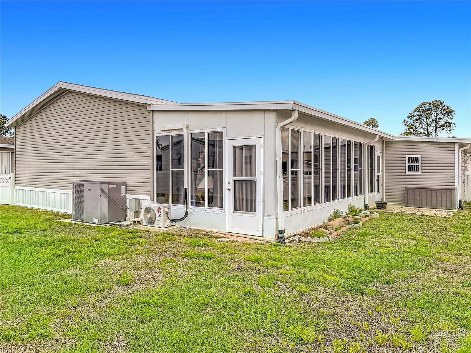 TAVARES LAKE FRANCES ESTATES - Residential