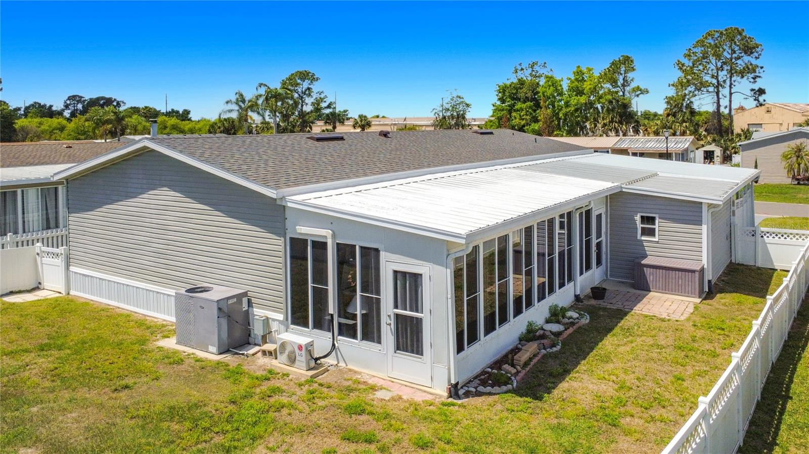 TAVARES LAKE FRANCES ESTATES - Residential