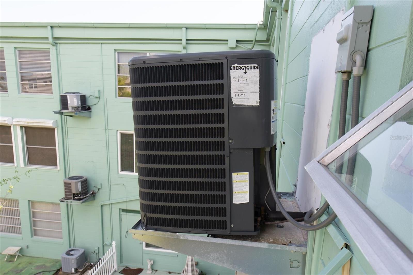 ON TOP OF THE WORLD - Residential