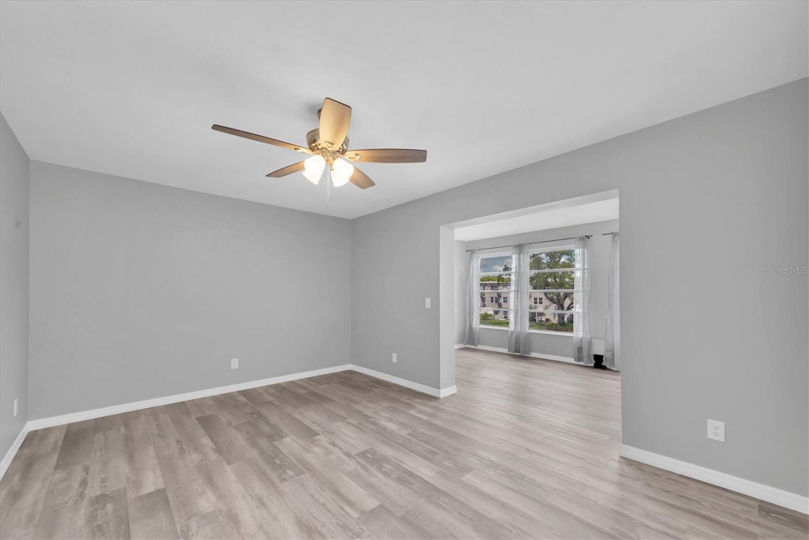 ON TOP OF THE WORLD - Residential