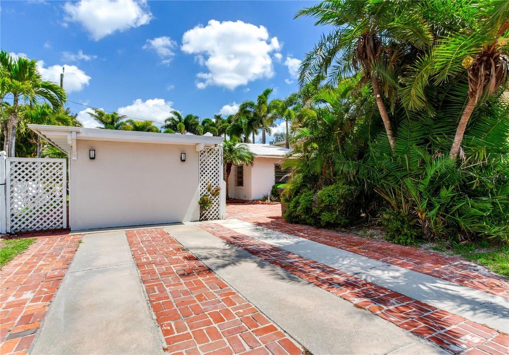 Photo of 16107 Gulf Boulevard, Redington Beach, FL 33708 (MLS # TB8496971)