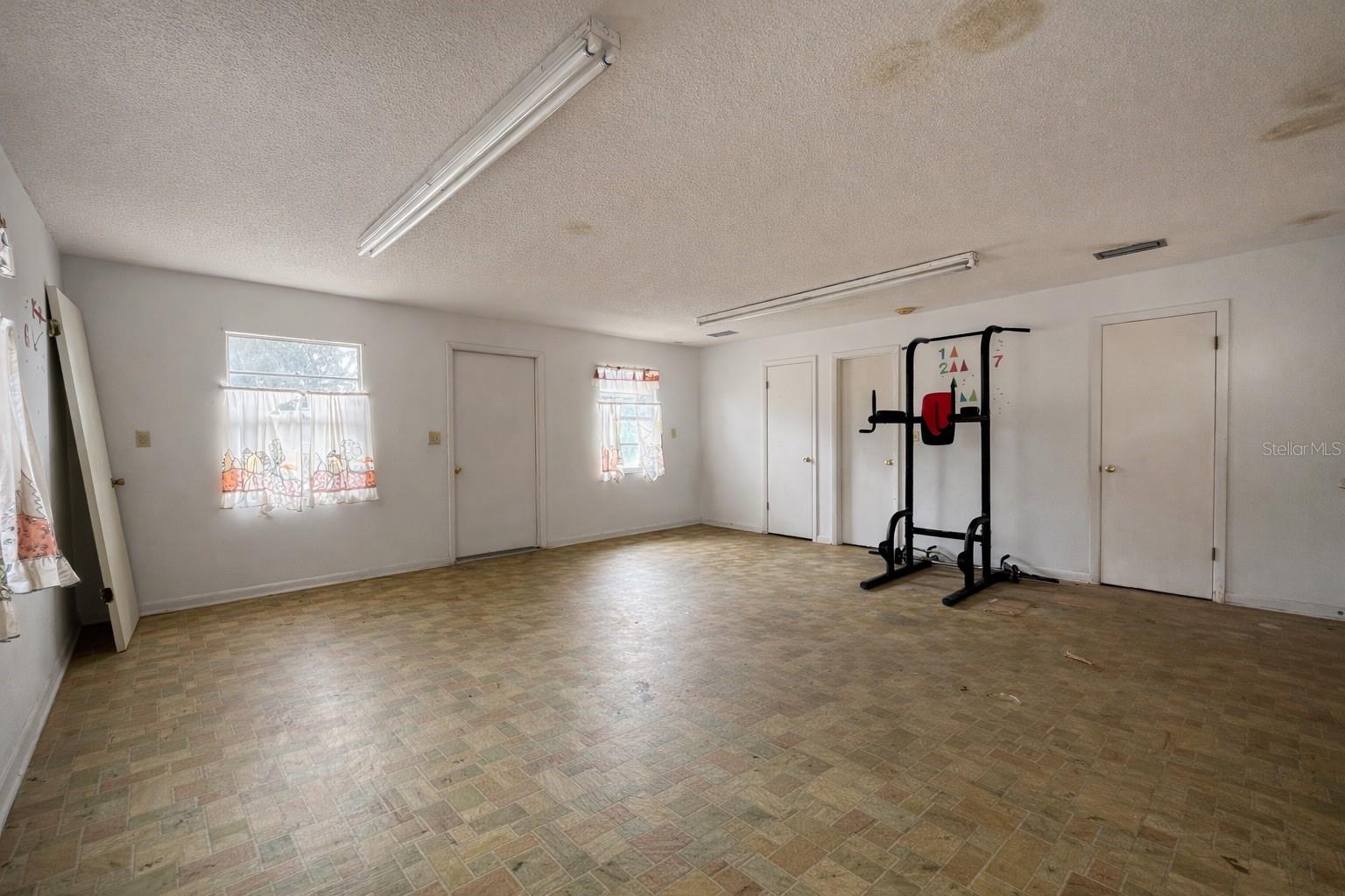 NO SUBDIVISION - Residential