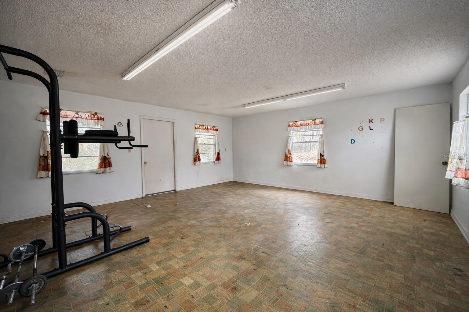 NO SUBDIVISION - Residential