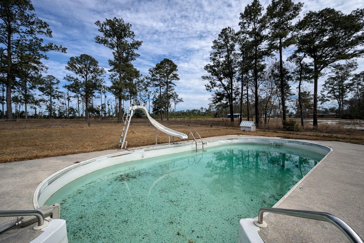 NO SUBDIVISION - Residential