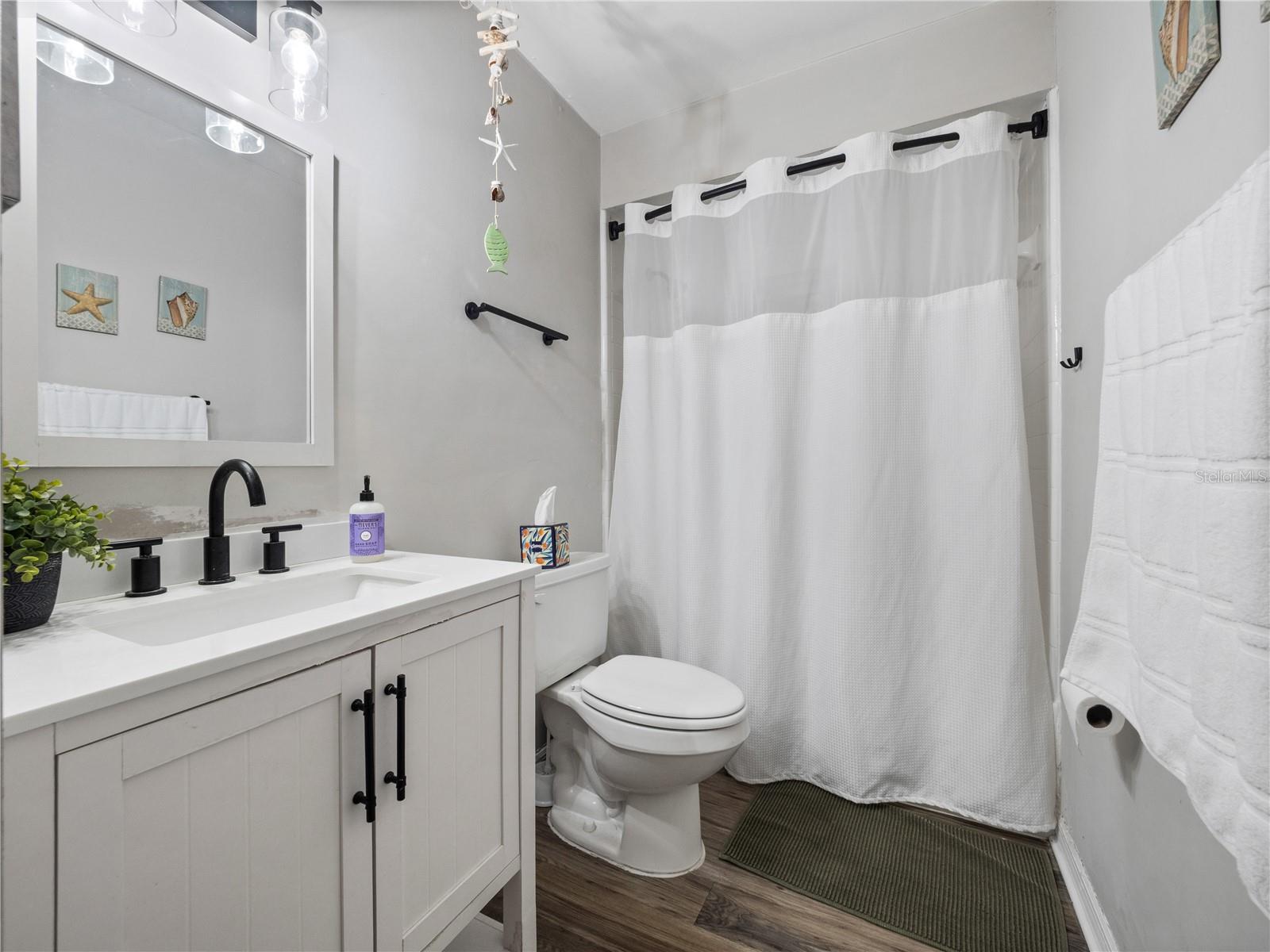 HANGING MOSS ESTATES - Residential