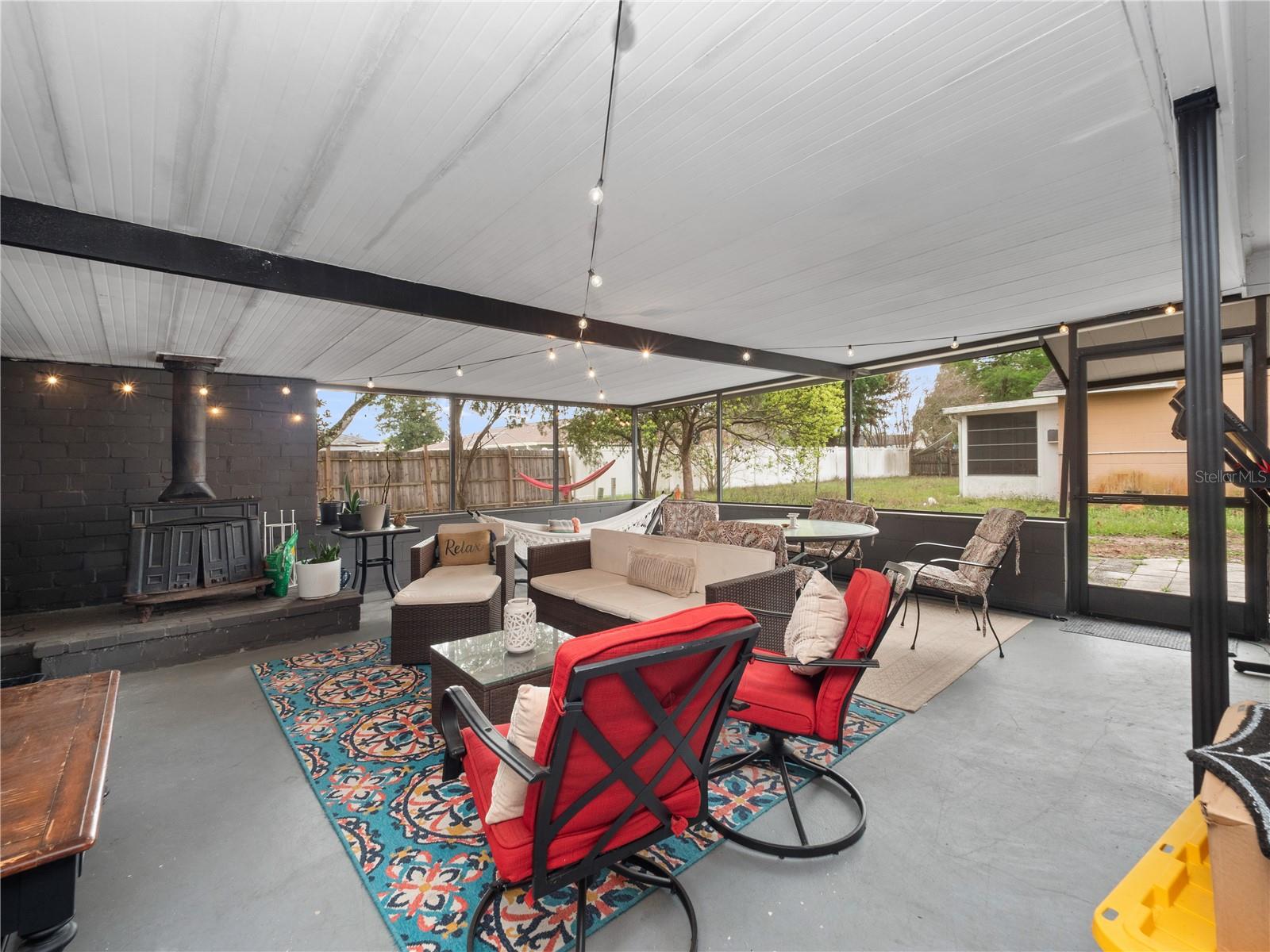 HANGING MOSS ESTATES - Residential