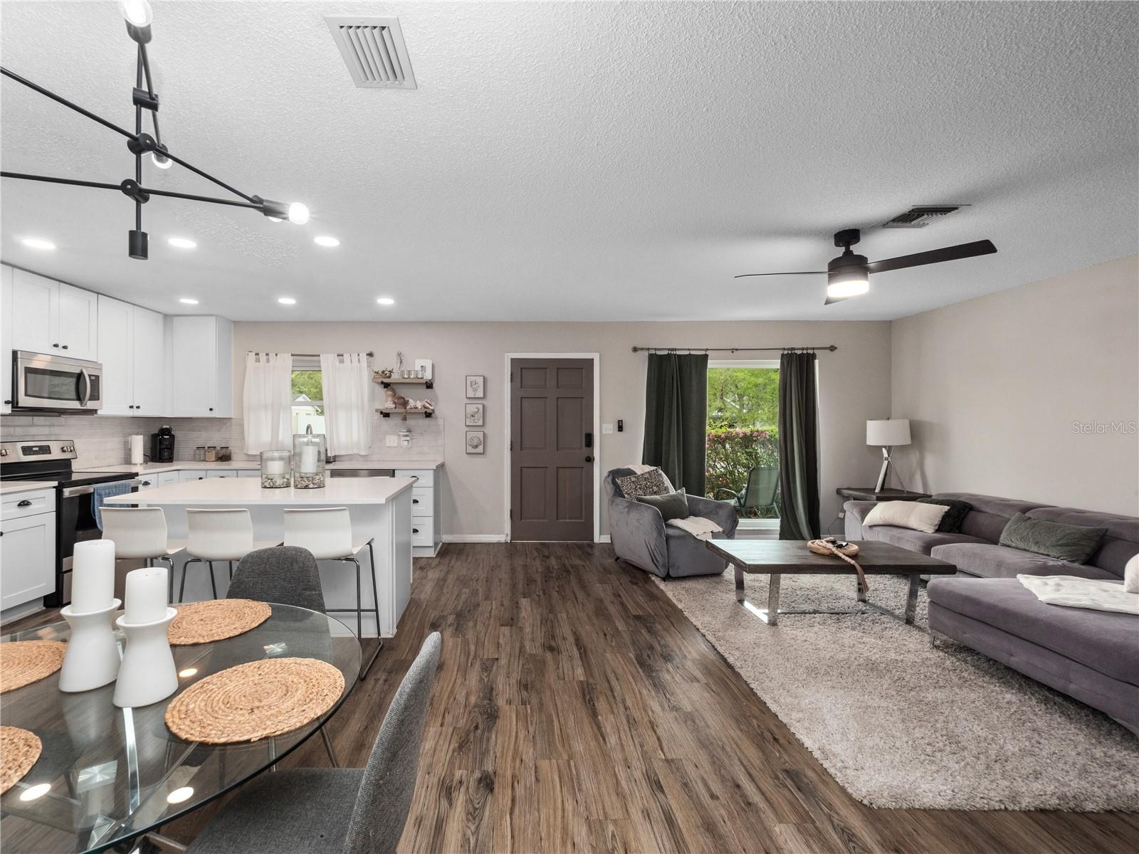 HANGING MOSS ESTATES - Residential