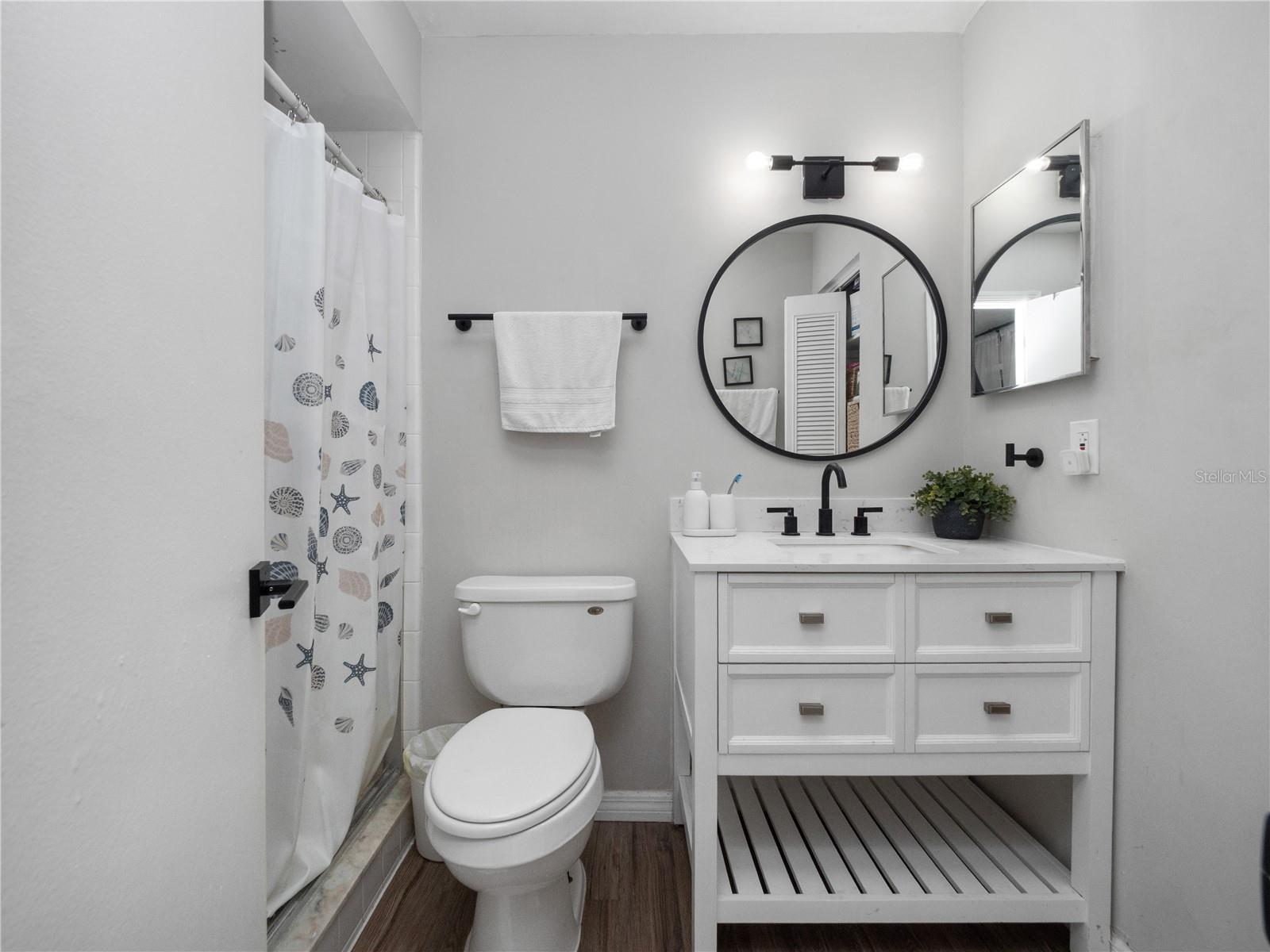 HANGING MOSS ESTATES - Residential