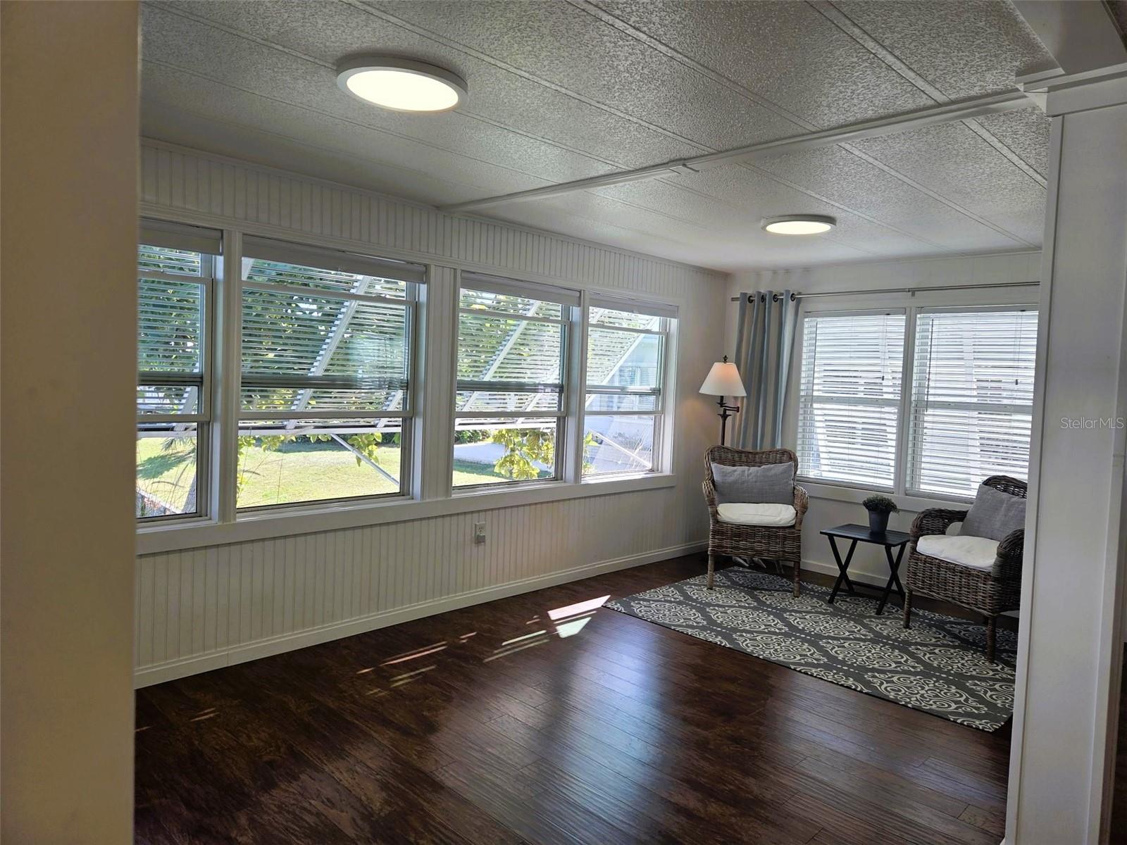 OAKWOOD MANOR - Residential