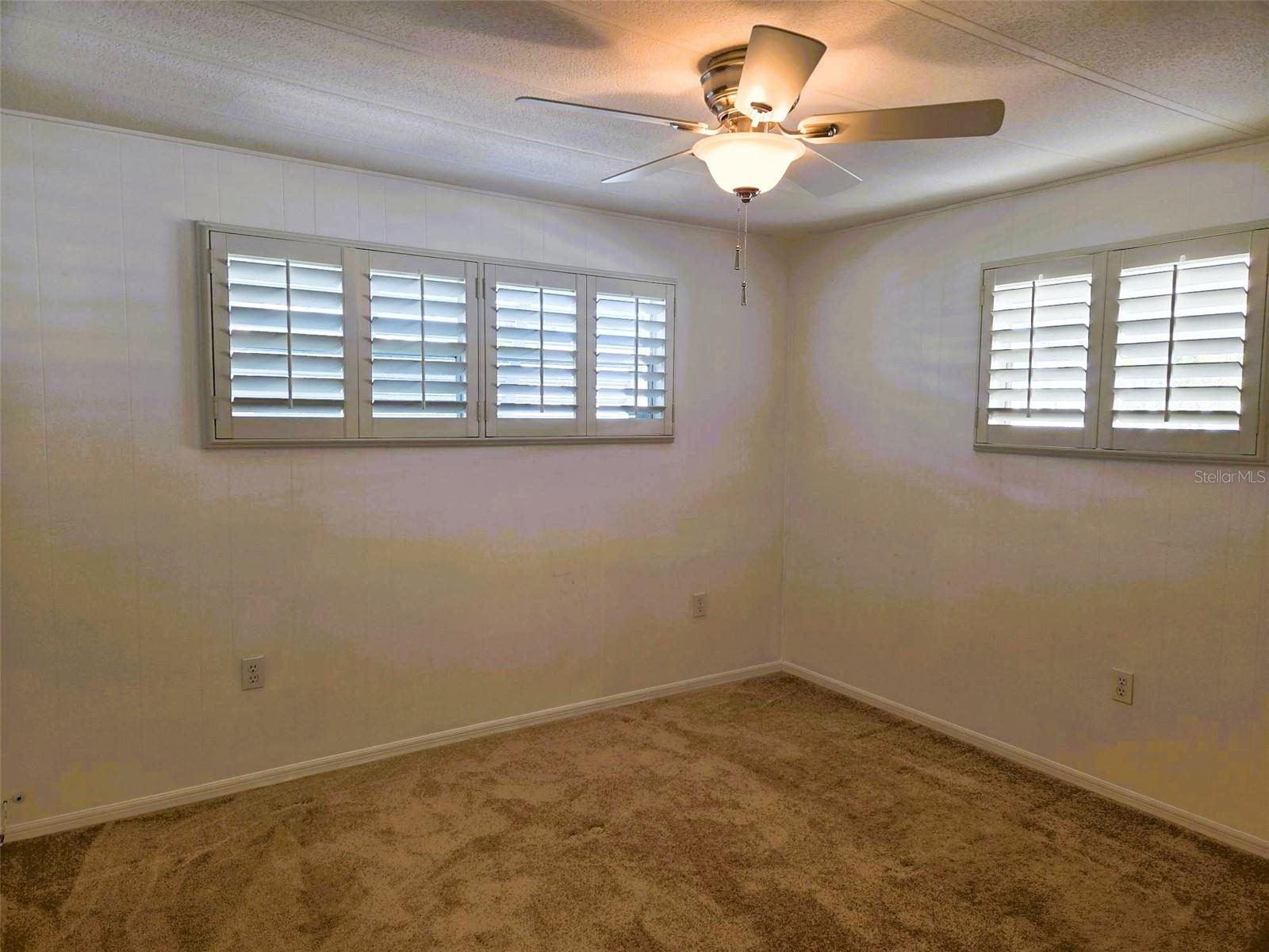 OAKWOOD MANOR - Residential