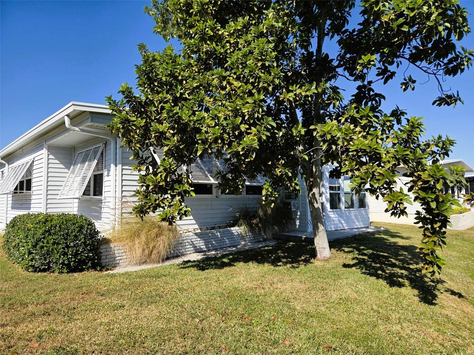 OAKWOOD MANOR - Residential