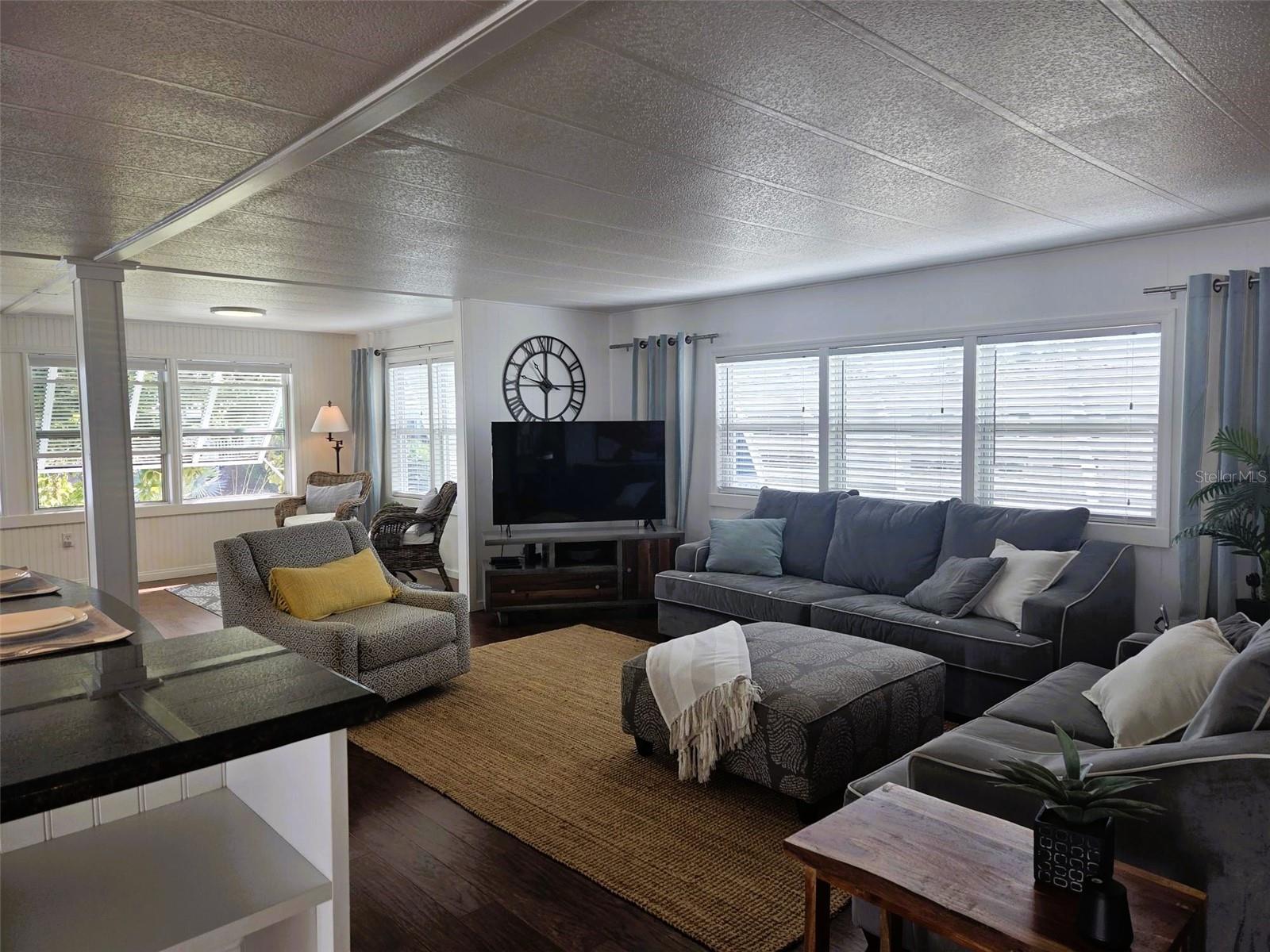 OAKWOOD MANOR - Residential