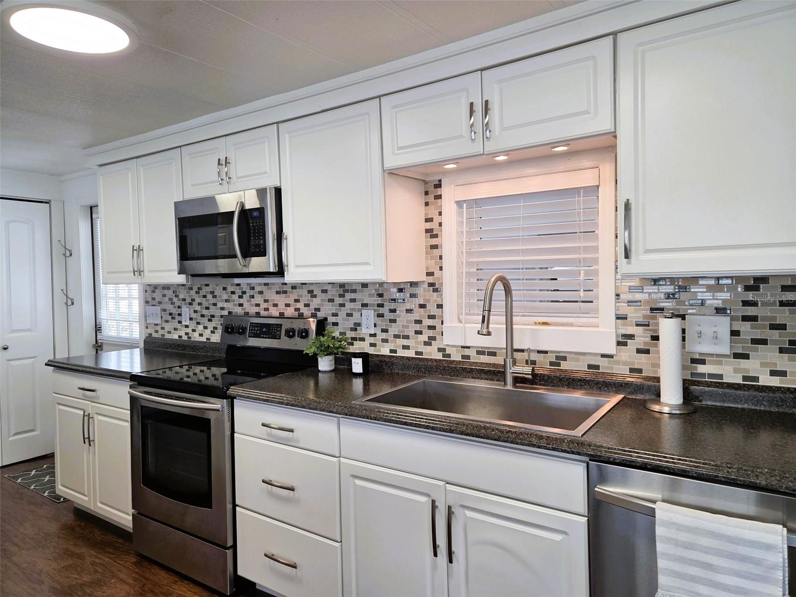 OAKWOOD MANOR - Residential