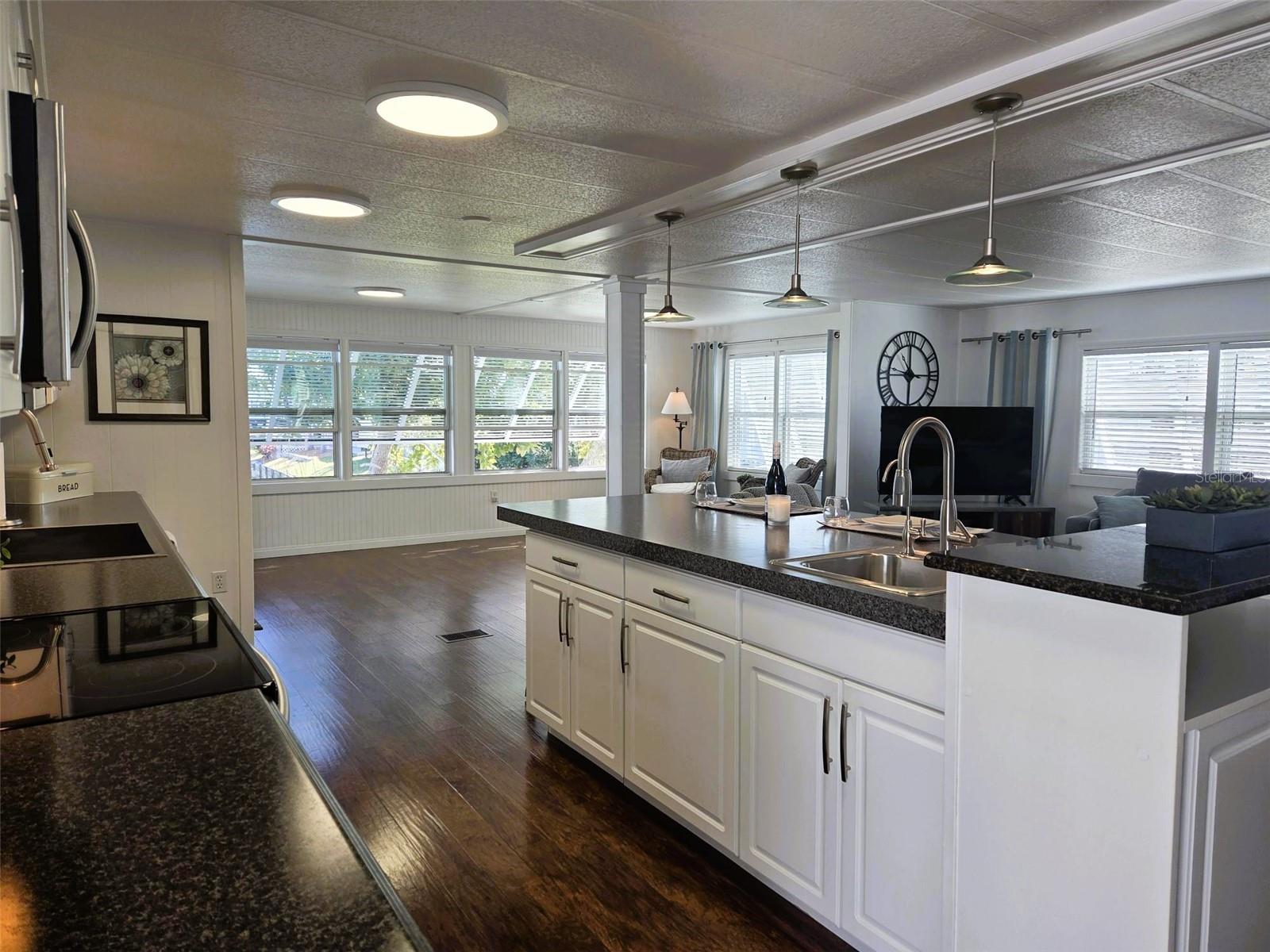 OAKWOOD MANOR - Residential