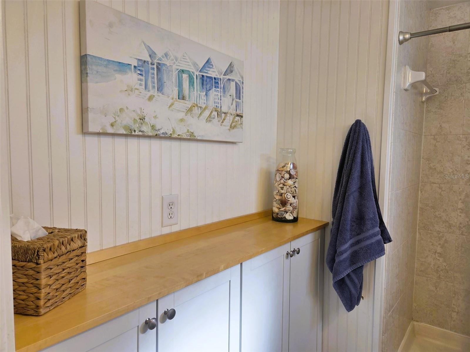 OAKWOOD MANOR - Residential