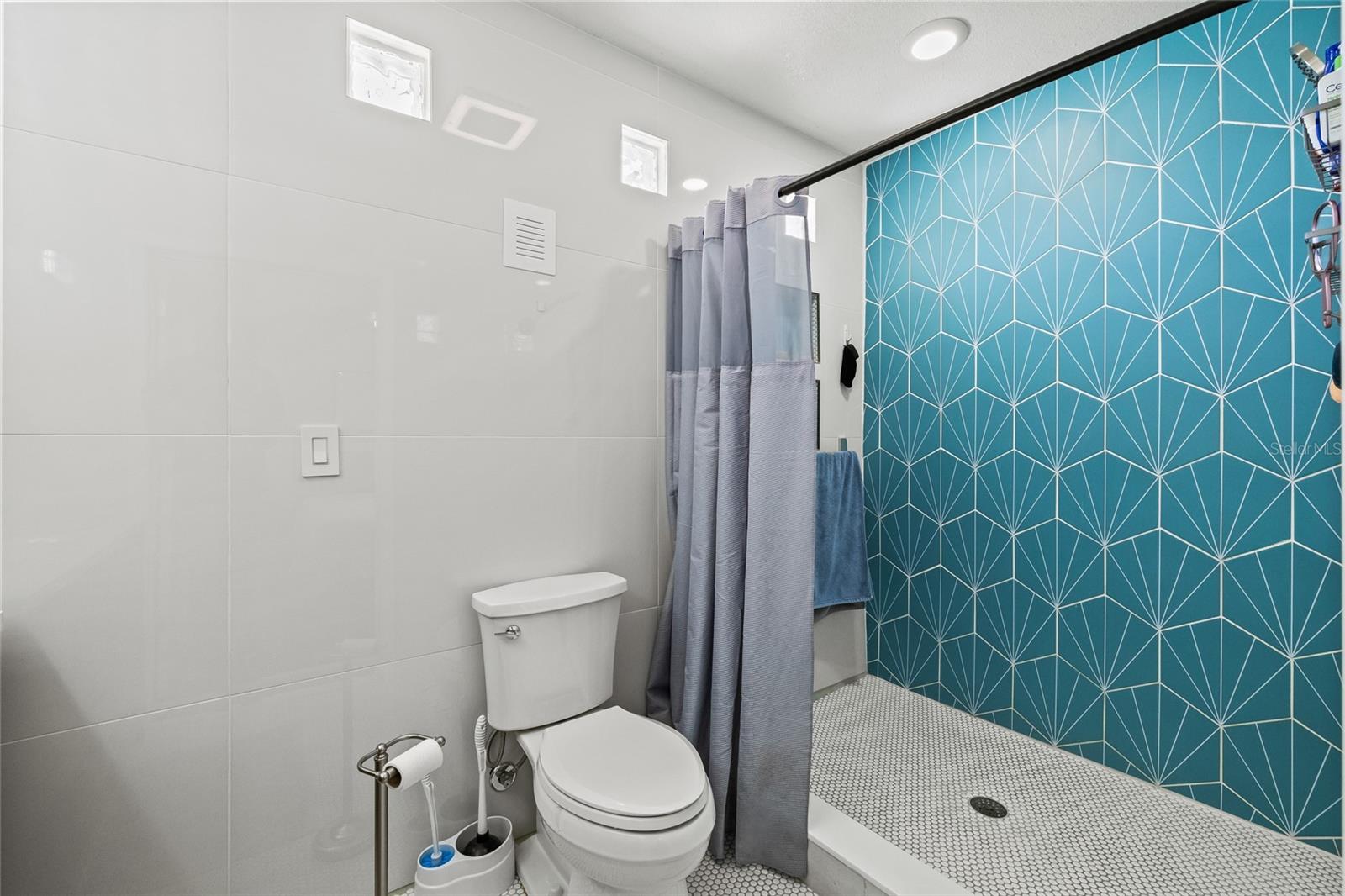 WESTSHORE ESTATES SOUTH - Residential