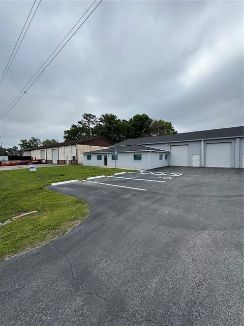 Photo of 3660 NE 42nd Lane, Ocala, FL 34479 (MLS # OM721466)