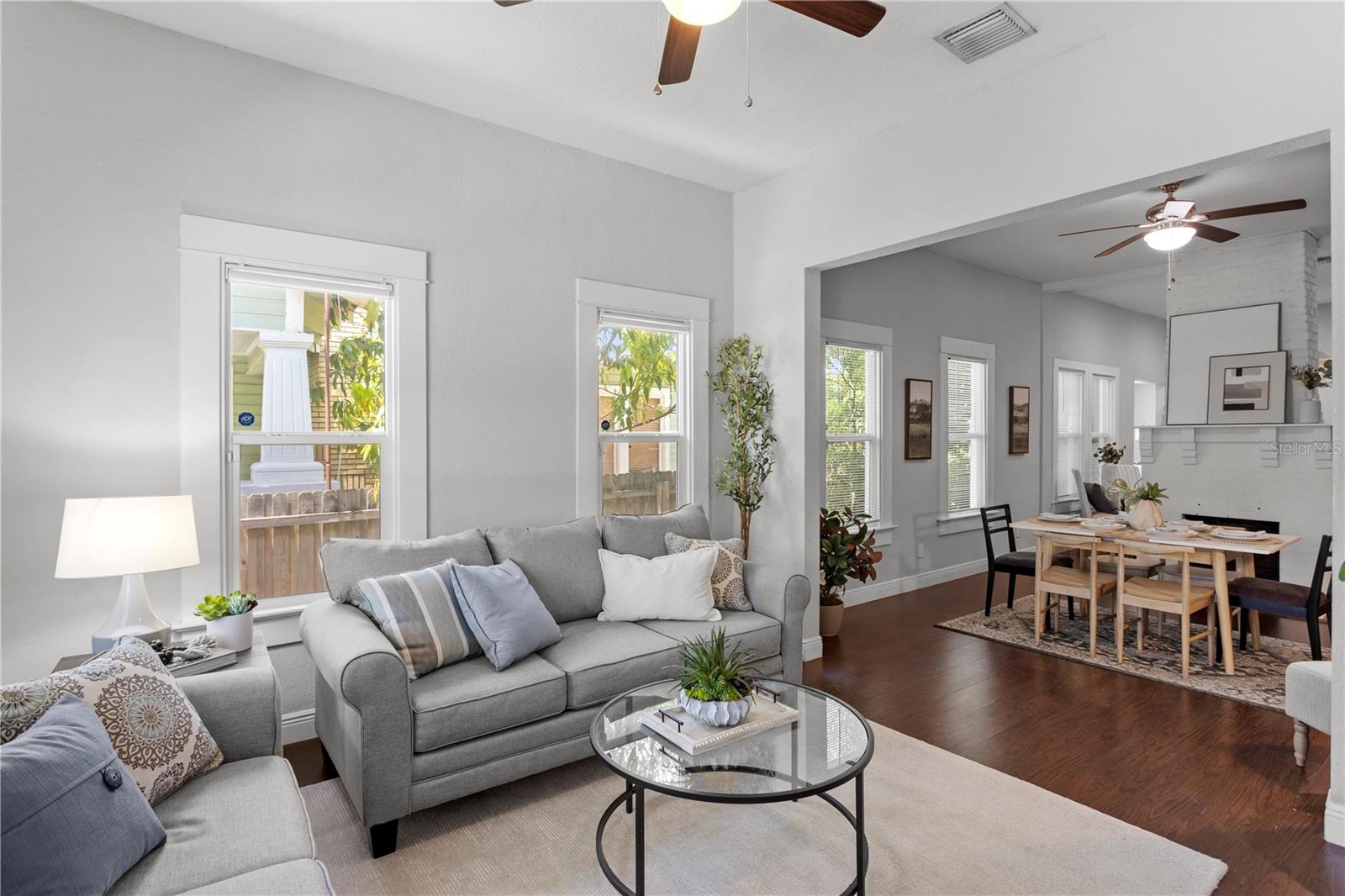 107 W AMELIA AVENUE