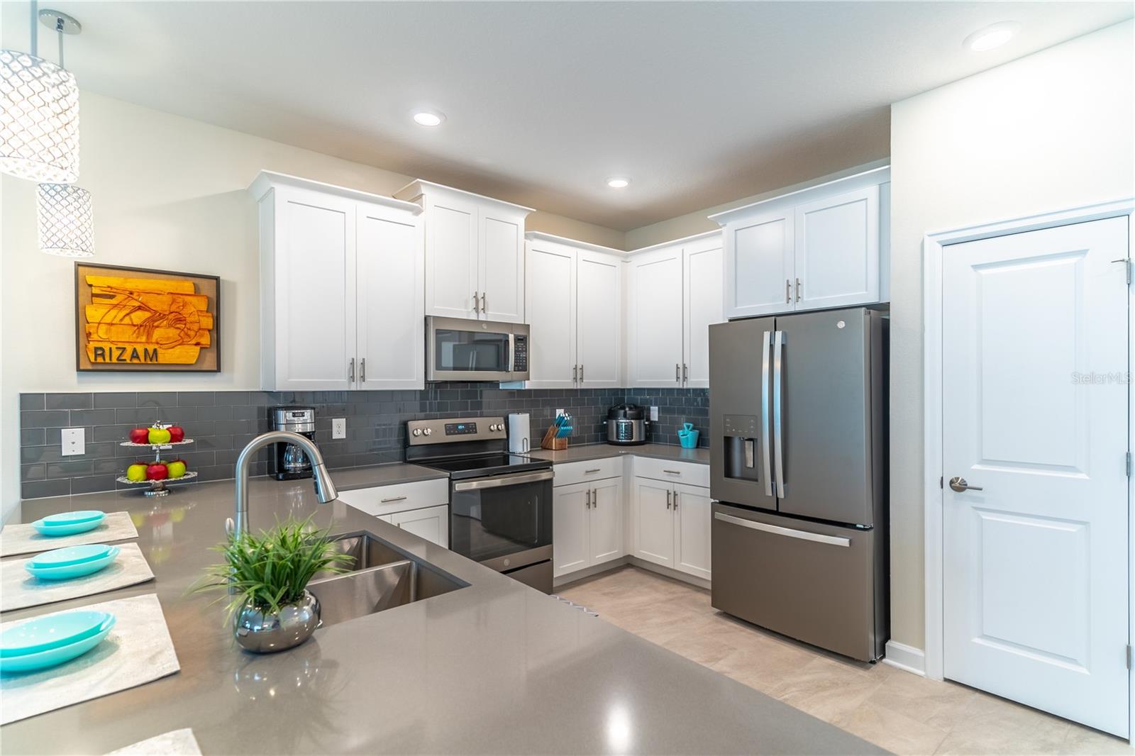 CHAMPIONSGATE 50 RESORT - Residential Lease