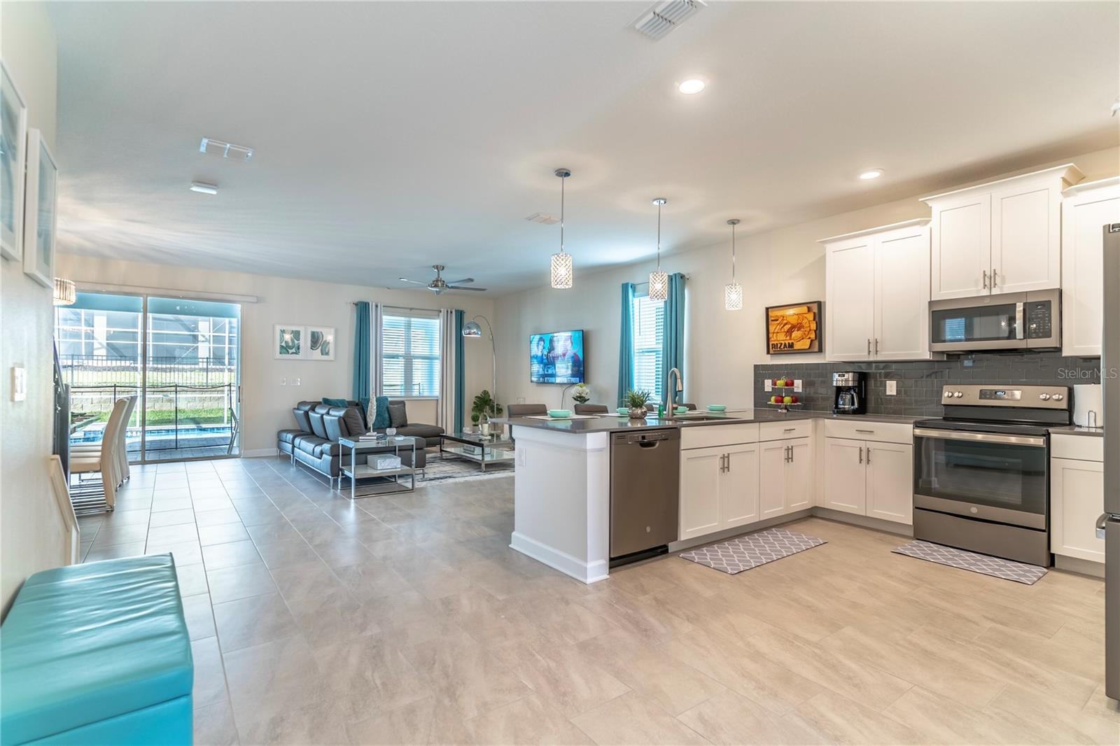 CHAMPIONSGATE 50 RESORT - Residential Lease