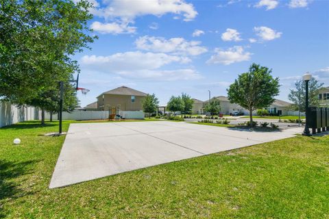 A home in PLANT CITY