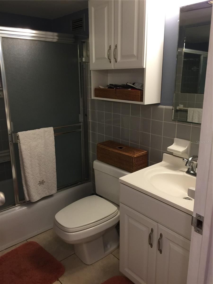 GULFSTREAM TOWERS - Residential Lease